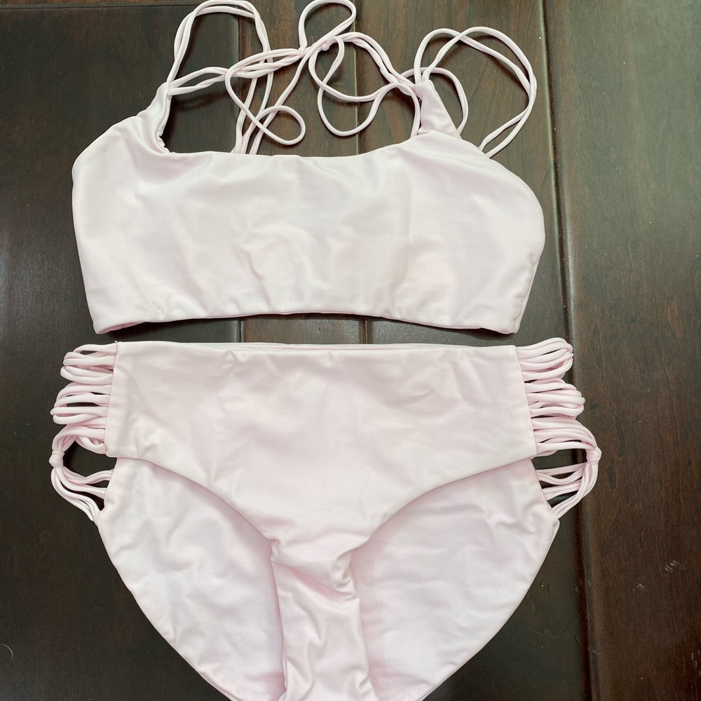 SOLD-Mikoh Bikini Set (can’t delete listing)